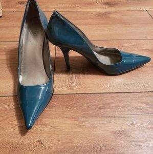 Worthington turquoise heels